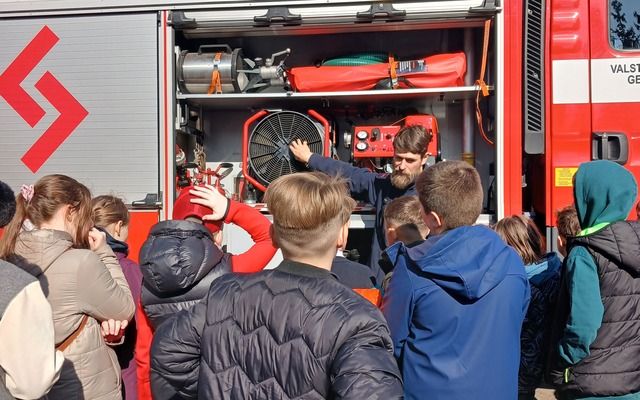 4d klasė apsilankė gaisrinėje