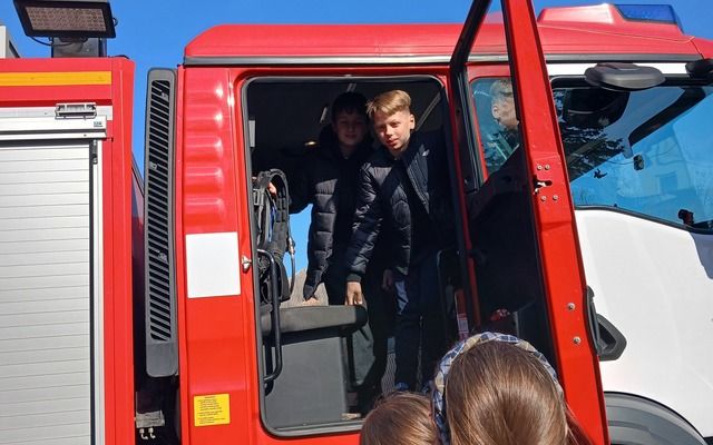 4d klasė apsilankė gaisrinėje