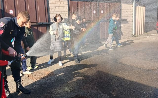 4d klasė apsilankė gaisrinėje