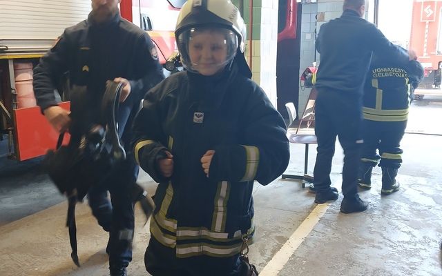 4d klasė apsilankė gaisrinėje