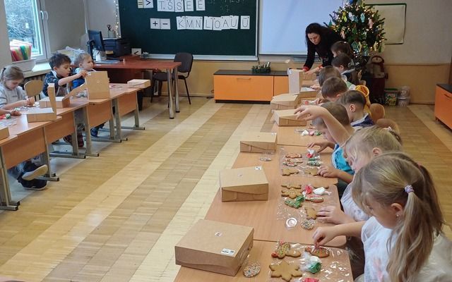 Priešmokyklinęs grupės edukacija - Imbierinių sausainių puošyba