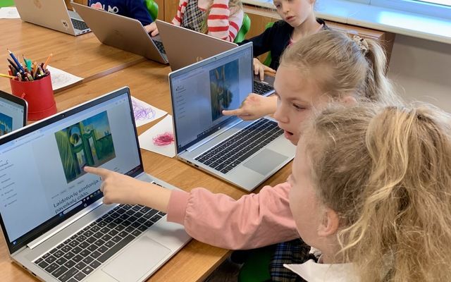 2b ir 2c "Steam" technologijų edukaciją "Čiurlionio magija menininko akimis"