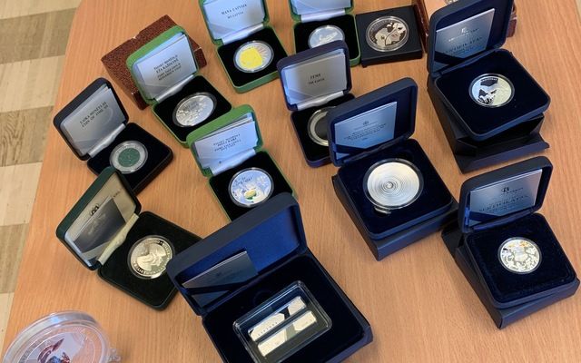 Pamoka apie numizmatiką – monetų ir pinigų kolekcionavimą