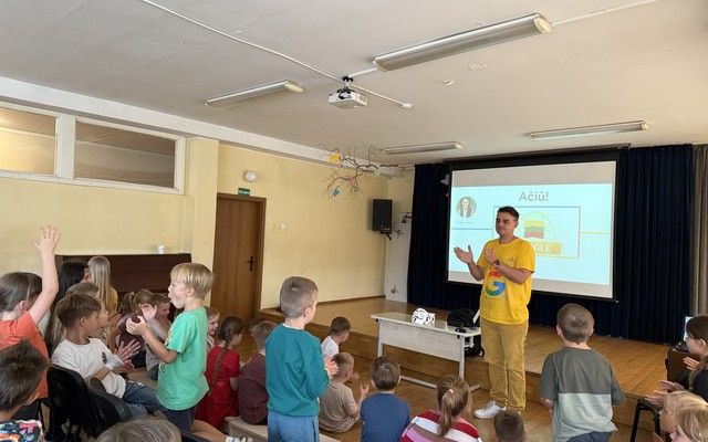 Saugūs mokiniai internete – sužinok ir būk gudrus