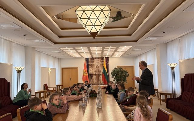 3 b ir 4 d klasių mokiniai lankėsi LR Seime