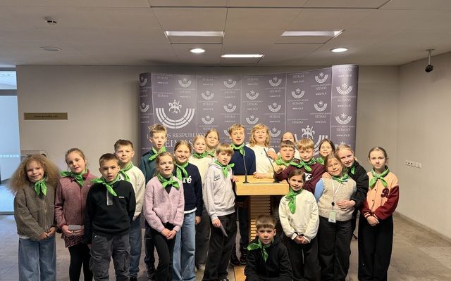 3 b ir 4 d klasių mokiniai lankėsi LR Seime