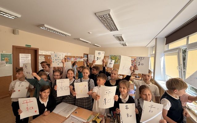 3b dalyvavo japonų kaligrafijos ,,Kanji” dirbtuvėse