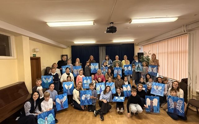 Artėjant Motinos dienai 3b klasė dalyvavo meninėje edukacijoje
